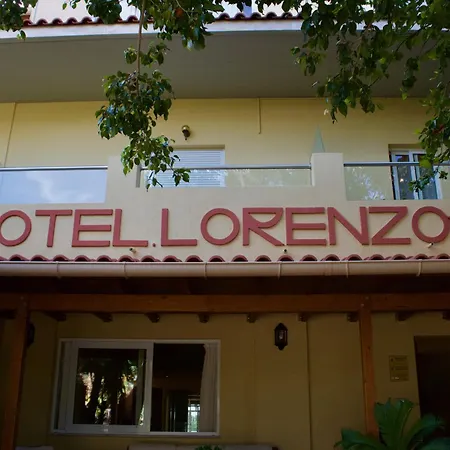 Отель Lorenzo 2*