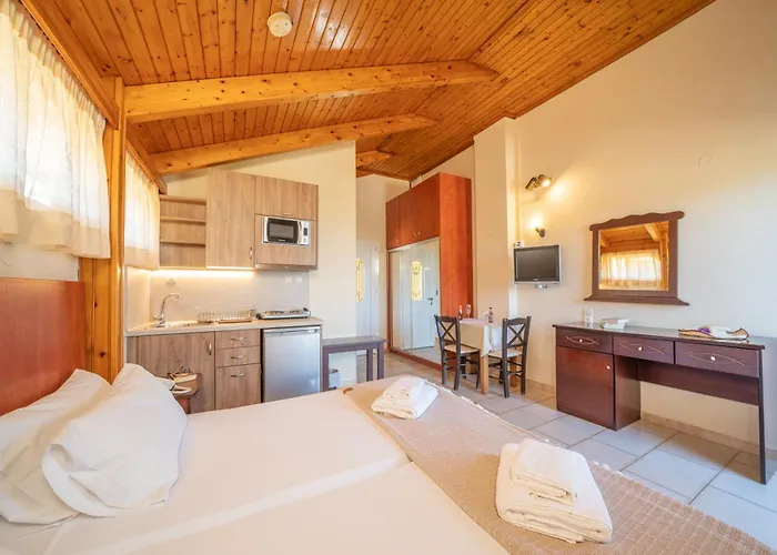 Lorenzo Отель Ласси